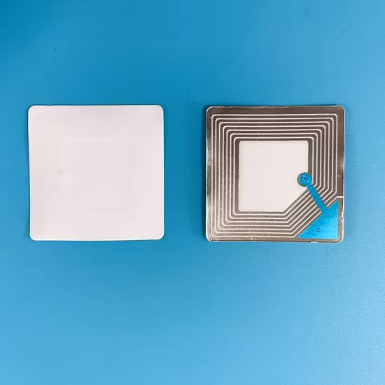 Etiqueta adhesiva de 4x4cm, etiqueta de seguridad EAS 8,2 MHz, etiqueta confiable de seguridad EAS RF antirrobo